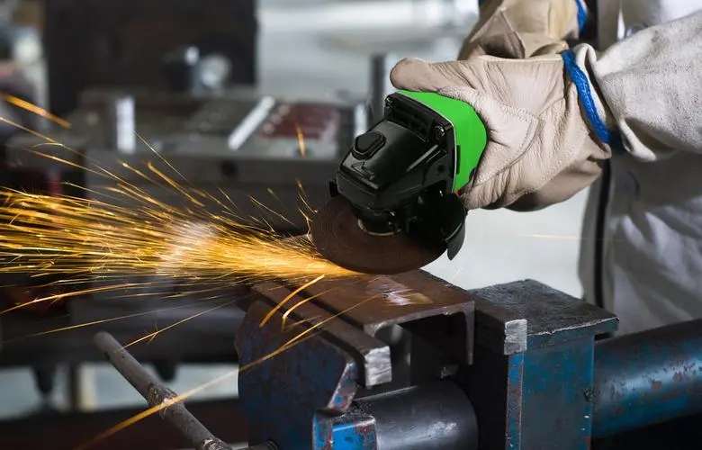 焊接工艺新标配--激光清洗焊前焊后